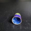 Fingerhut, grün blau, mit Enten/Vogel Motiv. Innen blau beiß emailliert
