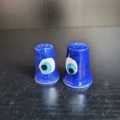 2 Fingerhüte, blau, mit weiß blauem Augen Motiv