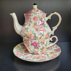 Teeset, 3-teilig, cremeweiß, mit Rosendekor und Goldrändern