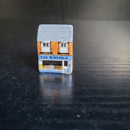 Fingerhut aus Porzellan in Hausform