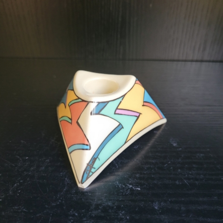 Kerzenhalter, 3-eckig, cremeweiß, mit bunten Motiven in Blitzform