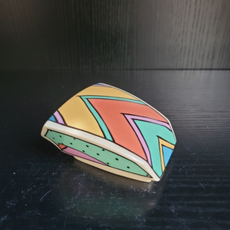 Deckel, cremeweiß matt, eckige Form, mit bunten Motiven