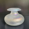 Vase, Kugelförmig, mit ausgestelltem Hals in Regenbogen Farben